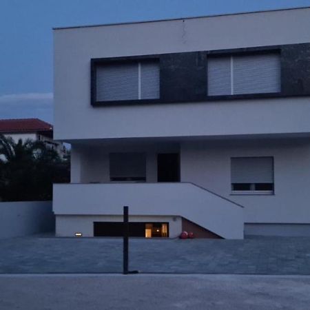 Apartments Lackovic Starigrad Paklenica Exterior photo