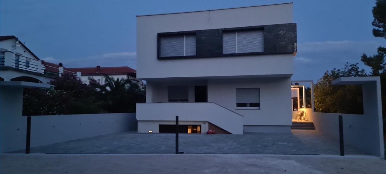 Apartments Lackovic Starigrad Paklenica Exterior photo